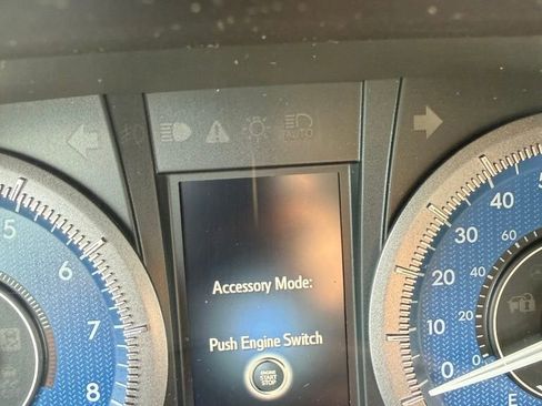 Used 2017 Toyota Sienna XLE FWD image 10