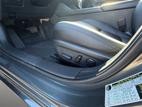 Certified 2025 MAZDA MAZDA3 s image 5