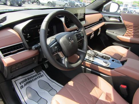 Used 2025 Mitsubishi Outlander SEL AWD/4WD image 13