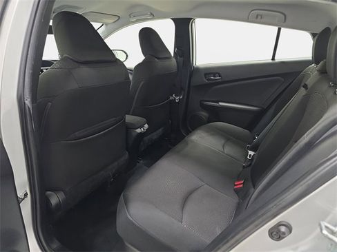 Used 2020 Toyota Prius LE image 12