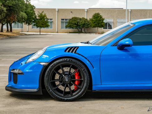 Used 2016 Porsche 911 GT3 RS RWD image 9