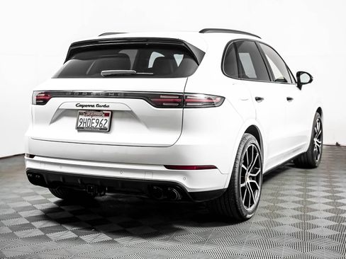 Certified 2023 Porsche Cayenne Turbo AWD/4WD image 10