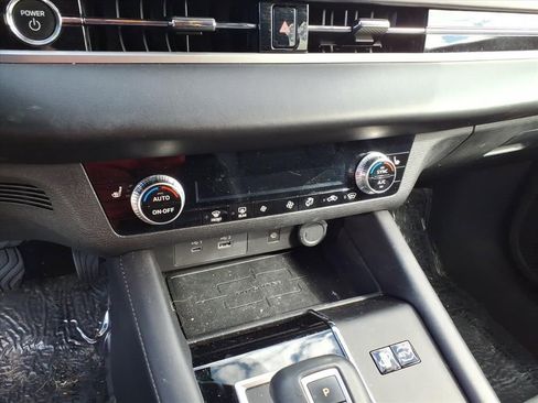 Used 2024 Mitsubishi Outlander SE image 11