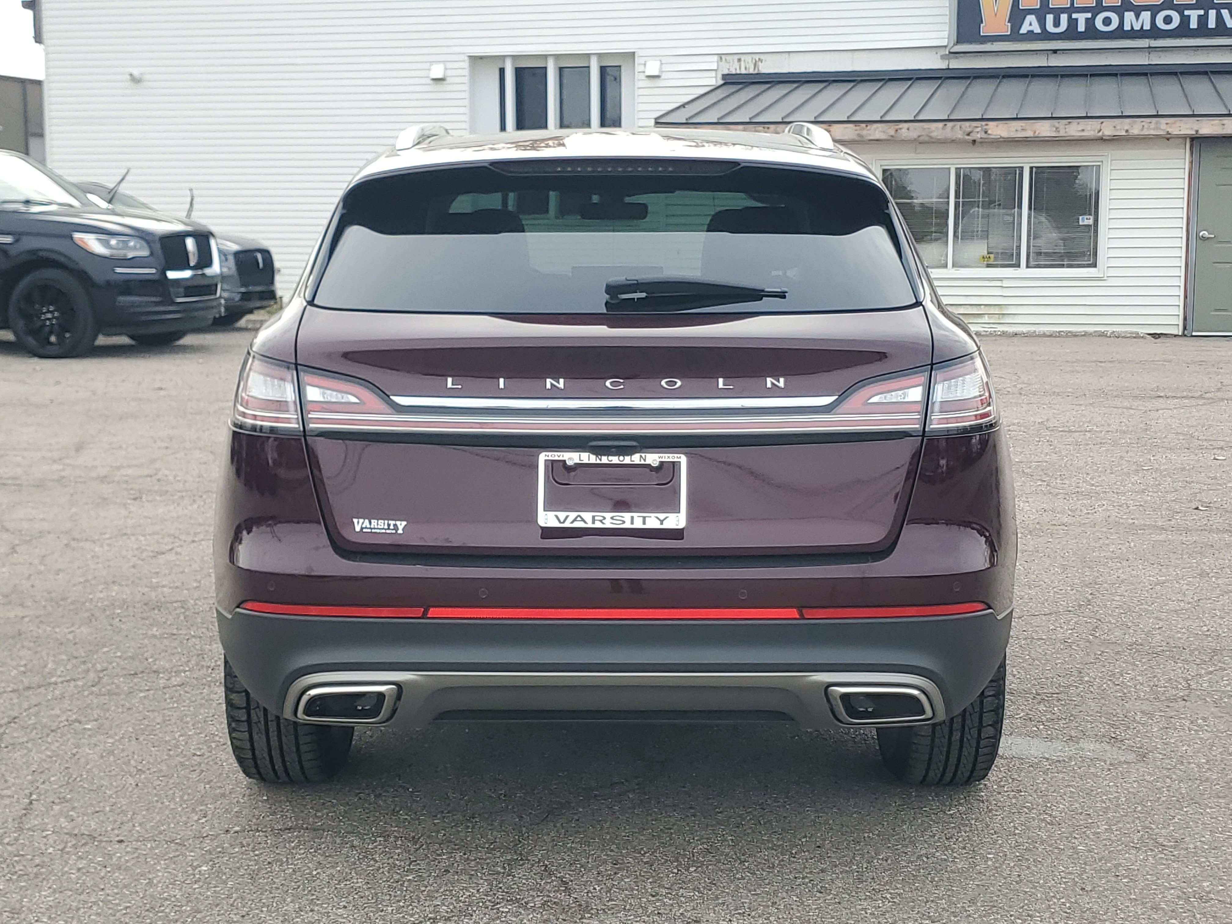Used 2023 Lincoln Nautilus Reserve AWD/4WD image 5