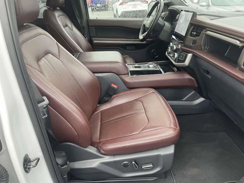 Used 2024 Ford Expedition Limited image 47