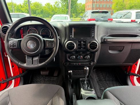 Used 2017 Jeep Wrangler Unlimited Sport AWD/4WD image 12