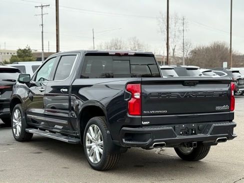 Used 2022 Chevrolet Silverado 1500 High Country w/ High Country Premium Package image 40