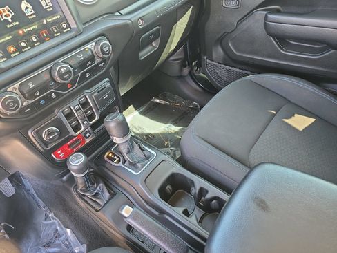 Used 2023 Jeep Wrangler Unlimited Rubicon 4xe AWD/4WD image 24