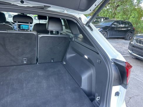 Used 2024 Volkswagen Atlas Cross Sport SE image 32