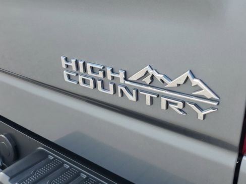 Used 2019 Chevrolet Silverado 1500 High Country w/ Technology Package image 33