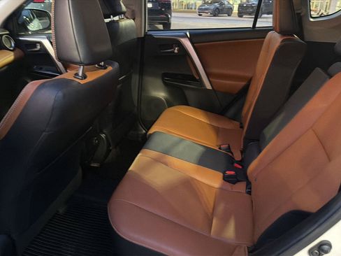 Used 2018 Toyota RAV4 Limited FWD image 11