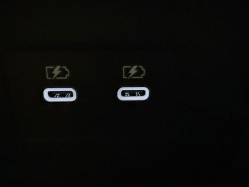 Used 2025 Nissan Kicks SR image 32