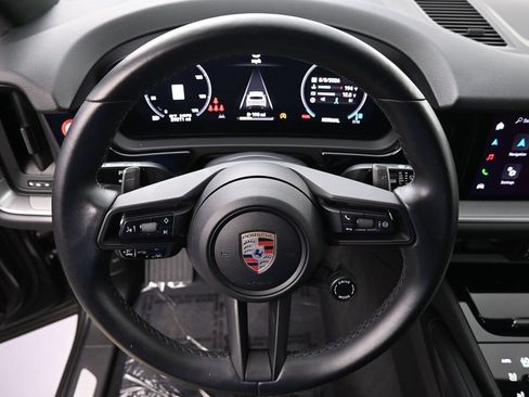 Certified 2024 Porsche Cayenne AWD/4WD image 12