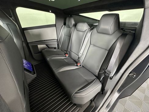 Used 2025 Tesla Cybertruck AWD Crew Cab image 37