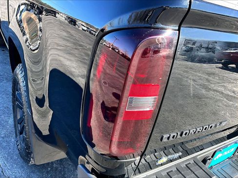 Used 2020 Chevrolet Colorado Z71 w/ Z71 Midnight Edition image 35