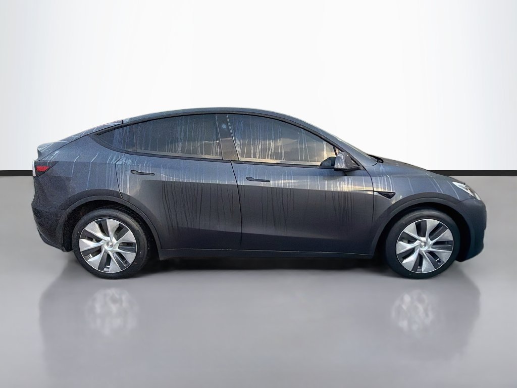 Used 2024 Tesla Model Y Long Range AWD/4WD image 8