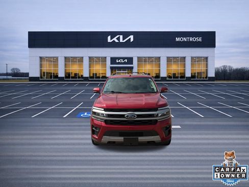 Used 2022 Ford Expedition XLT AWD/4WD image 2