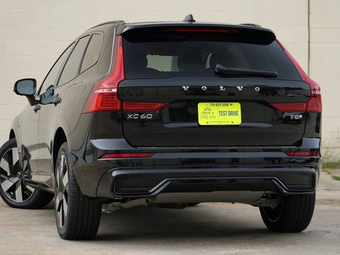 Used 2025 Volvo XC60 T8 Plus w/ Protection Package Premier AWD/4WD image 6