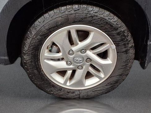 Used 2020 Hyundai Venue SEL image 9