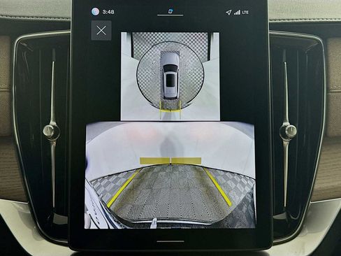 New 2026 Volvo XC90 B6 Plus w/ Protection Package Premier image 15