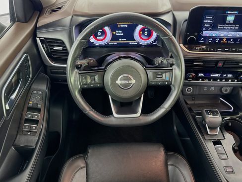 Used 2023 Nissan Rogue Platinum FWD image 15