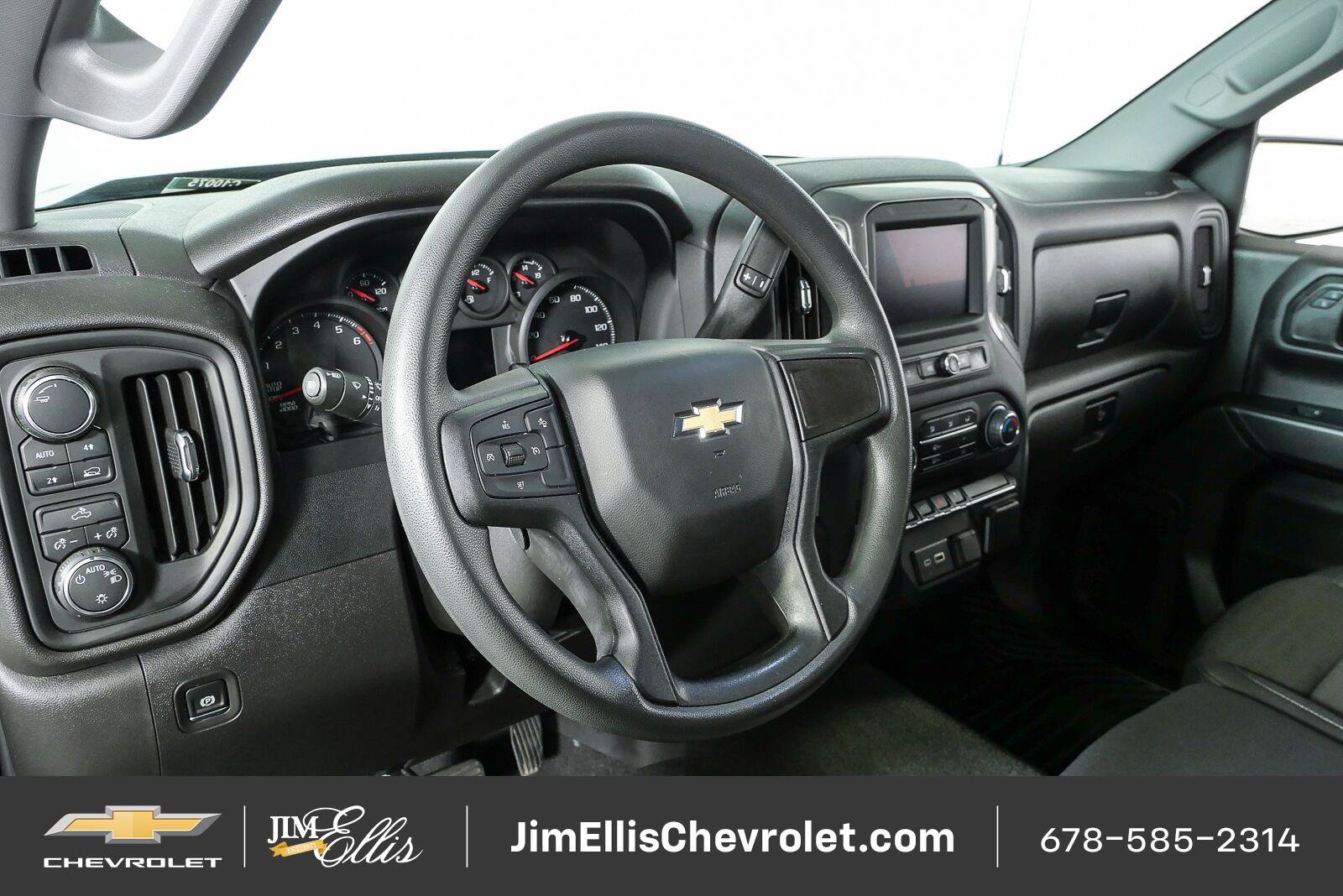 Used 2024 Chevrolet Silverado 1500 Custom w/ Turbomax Blackout Package AWD/4WD image 4