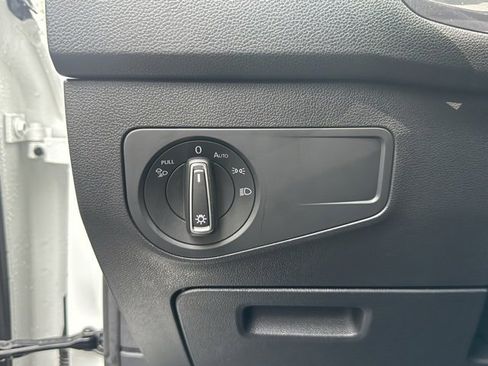 Used 2022 Volkswagen Tiguan SEL R-Line image 15