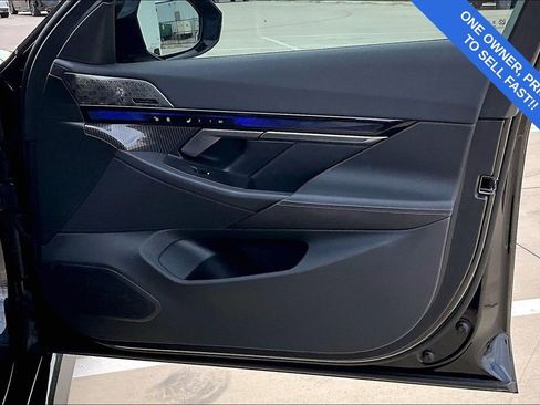 Used 2025 BMW M5 w/ Executive Package image 25