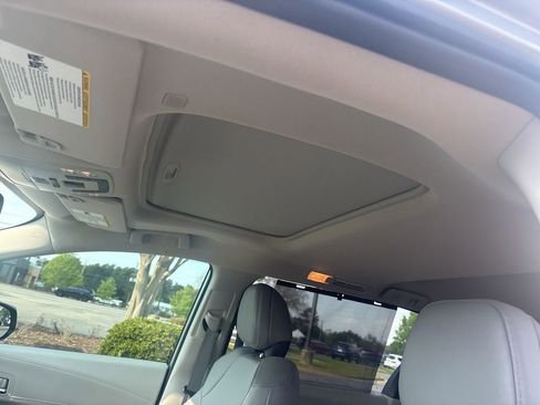 Used 2023 Toyota Sienna XLE image 11