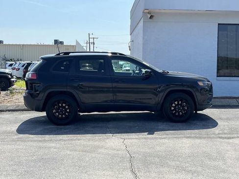 Used 2023 Jeep Cherokee Altitude Lux AWD/4WD image 2