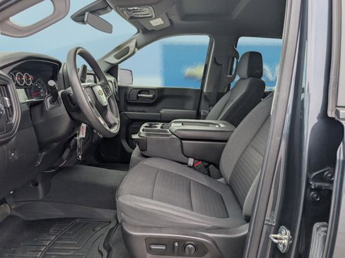 Used 2022 Chevrolet Silverado 1500 Custom w/ Safety Confidence Package image 17