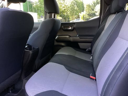 Certified 2023 Toyota Tacoma TRD Off-Road w/ Technology Package AWD/4WD image 4