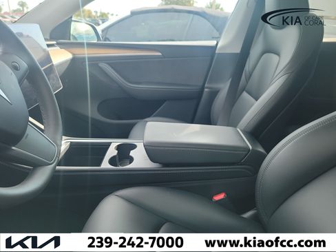 Used 2025 Tesla Model Y Performance AWD/4WD image 9