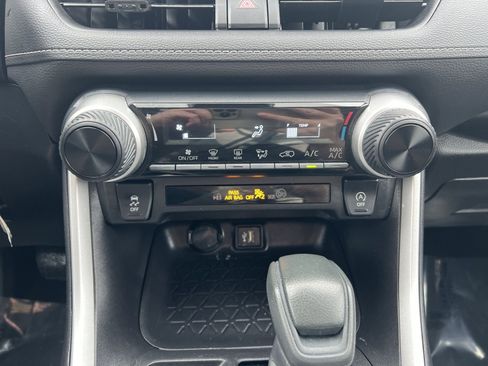 Used 2023 Toyota RAV4 LE image 19