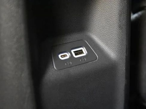 Used 2023 Buick Envision Preferred image 32