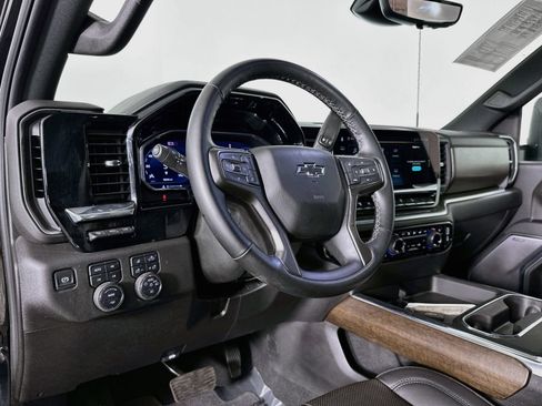 Used 2025 Chevrolet Silverado 2500 High Country w/ Midnight Edition AWD/4WD image 10