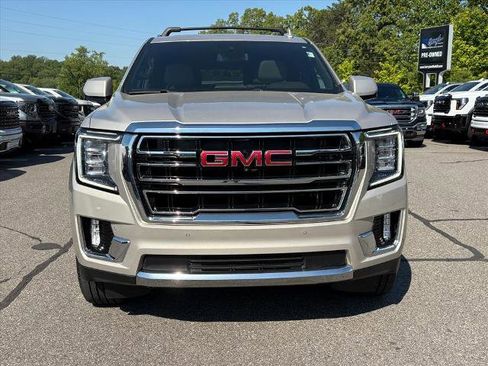 Certified 2023 GMC Yukon SLT w/ SLT Luxury Package AWD/4WD image 2