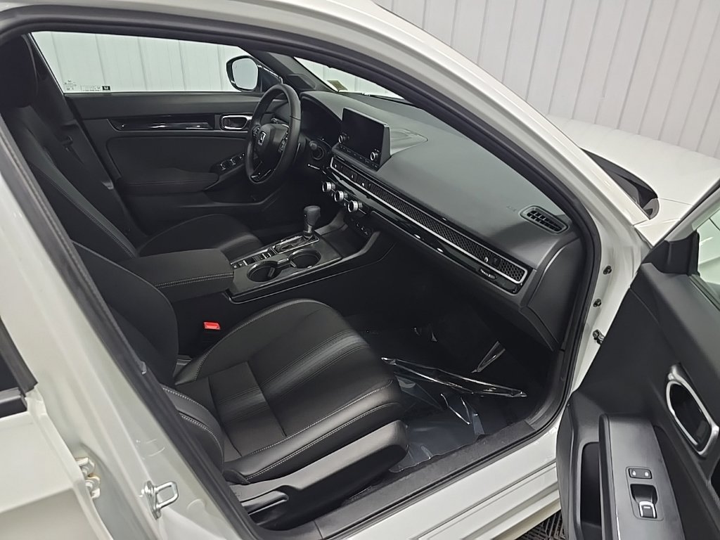 Used 2025 Honda Civic Sport image 16
