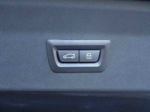 Certified 2025 BMW X4 xDrive30i image 38