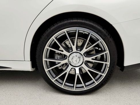 Used 2025 Mercedes-Benz E 53 AMG e 4MATIC Sedan w/ Driver Assistance Package image 9