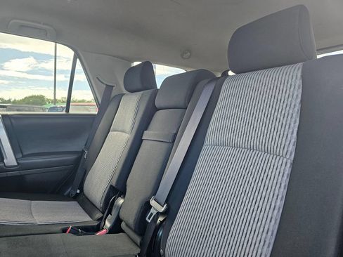 Used 2015 Toyota 4Runner SR5 AWD/4WD image 17