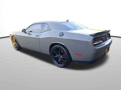 Used 2018 Dodge Challenger SXT Plus image 3