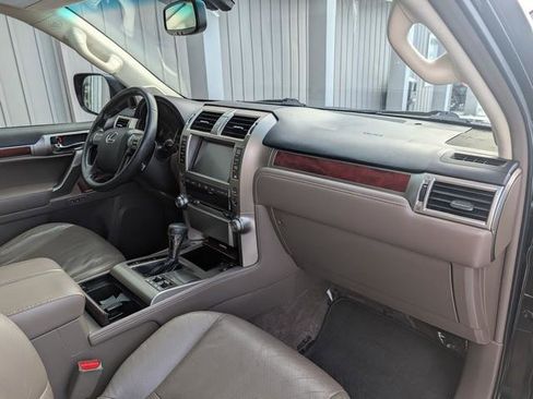 Used 2013 Lexus GX 460 image 21