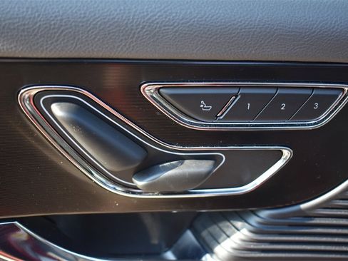 Used 2022 Lincoln Corsair AWD w/ Premium Package image 25