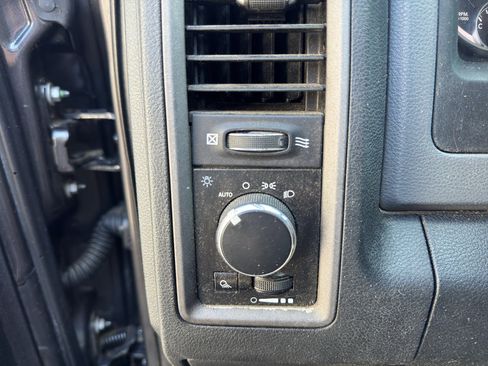Used 2018 RAM 3500 Tradesman w/ Power & Remote Entry Group RWD image 17