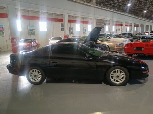 Used 1995 Chevrolet Camaro Z28 image 7
