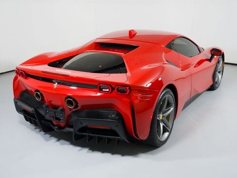 Used 2022 Ferrari SF90 Stradale image 2