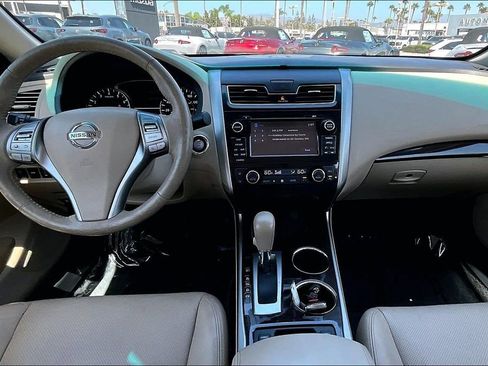 Used 2015 Nissan Altima 2.5 SL w/ Technology Package FWD image 12