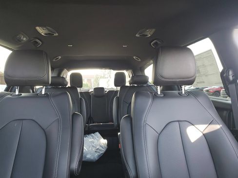 New 2026 Chrysler Voyager LX FWD image 26