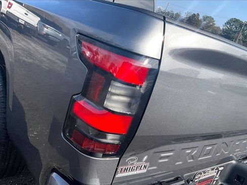 Used 2024 Nissan Frontier SV w/ SV Convenience Package image 24